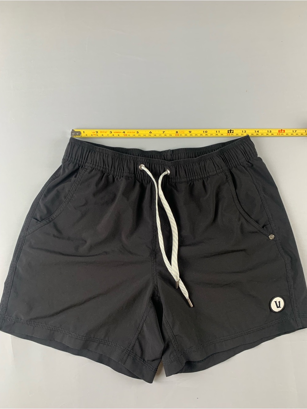 Vuori Kore Linerless 5” inseam Men's Black Athletic Drawstring Shorts